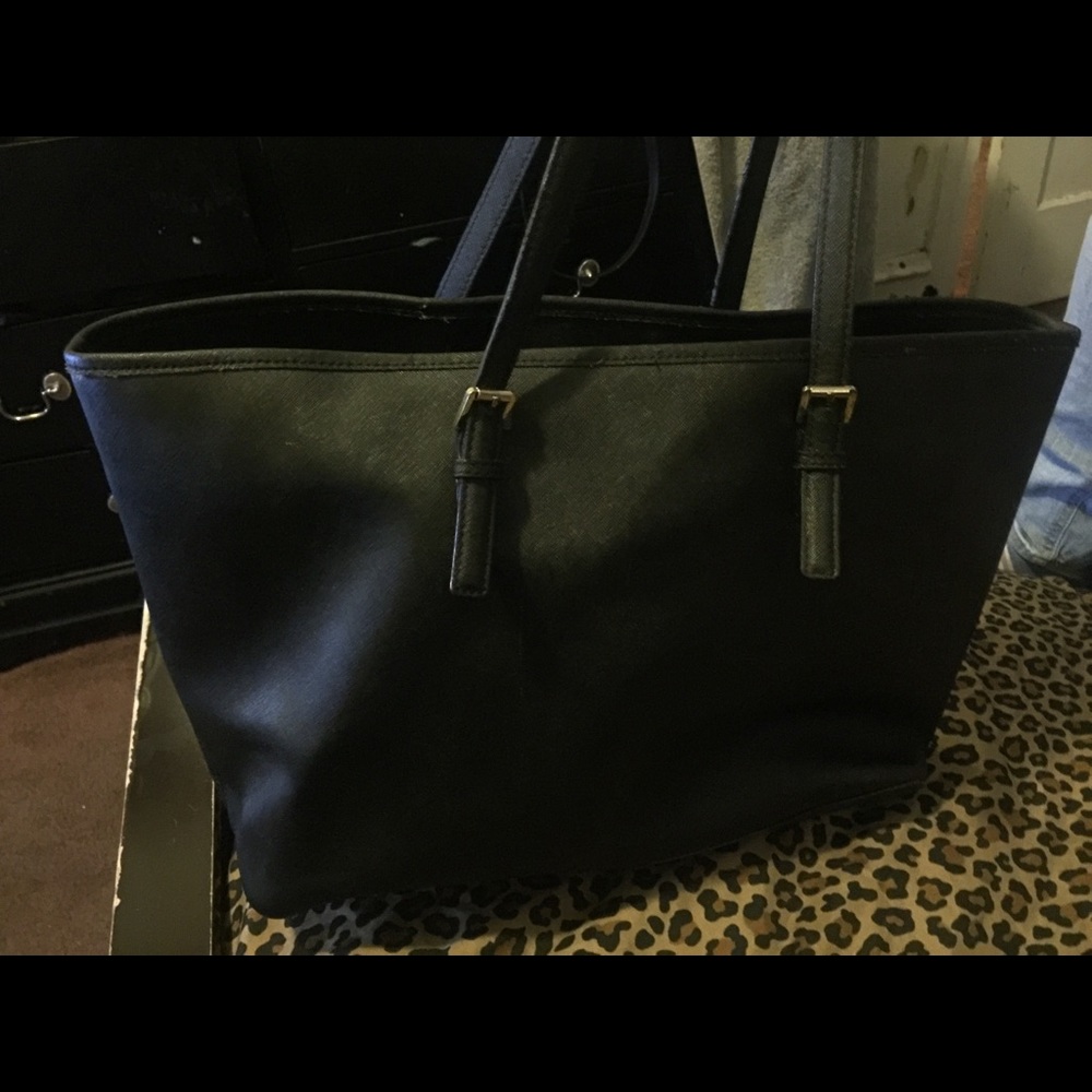 Michael Kors bag - Picture 3 of 6
